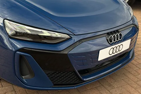 Audi e-tron GT 105kWh Auto quattro 4dr Thumbnail #9