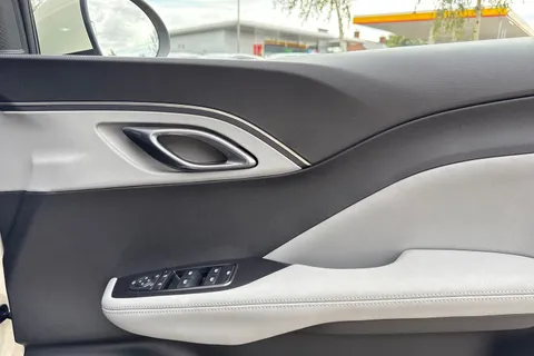 DG25RNY BYD Dolphin Surf 43.2kWh Boost Auto 5dr Thumbnail #18