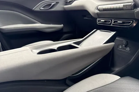 DG25RNY BYD Dolphin Surf 43.2kWh Boost Auto 5dr Thumbnail #59