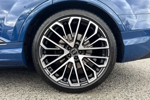 PY25GZJ Audi SQ7 SUV Black Edition TFSI 507 PS tiptronic Thumbnail #11