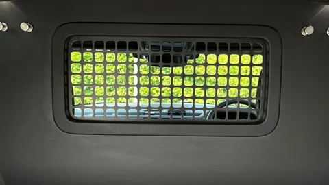 DP25YMF Land Rover Defender 90 3.0 D250 Hard Top S 3dr Thumbnail #5