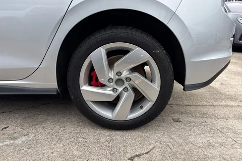 Volkswagen Golf 1.4 TSI 13kWh GTE DSG Euro 6 (s/s) 5dr Thumbnail #10