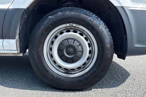 DE24ZHL Volkswagen Crafter 2.0 TDI 140PS Commerce Plus High Roof Van Thumbnail #10