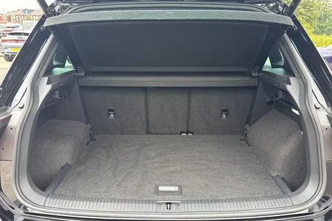 PL22ZGA Volkswagen Tiguan 2.0 TSI 4Motion R-Line 5dr DSG **KEYLESS ENTRY, REAR VIEW CAM** Thumbnail #7