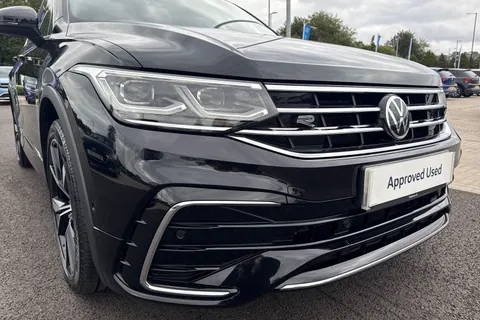 PL22ZGA Volkswagen Tiguan 2.0 TSI 4Motion R-Line 5dr DSG **KEYLESS ENTRY, REAR VIEW CAM** Thumbnail #9