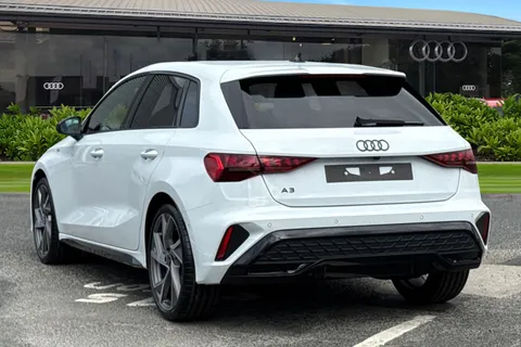  Audi A3 2.0 TDI Black Edition Sportback S Tronic Euro 6 (s/s) 5dr Thumbnail #3