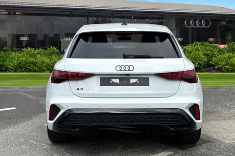  Audi A3 2.0 TDI Black Edition Sportback S Tronic Euro 6 (s/s) 5dr Thumbnail #5