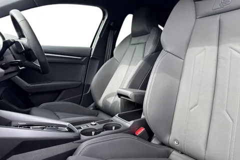  Audi A3 2.0 TDI Black Edition S Tronic Euro 6 (s/s) 4dr Thumbnail #16