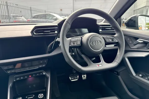  Audi A3 2.0 TDI Black Edition S Tronic Euro 6 (s/s) 4dr Thumbnail #18