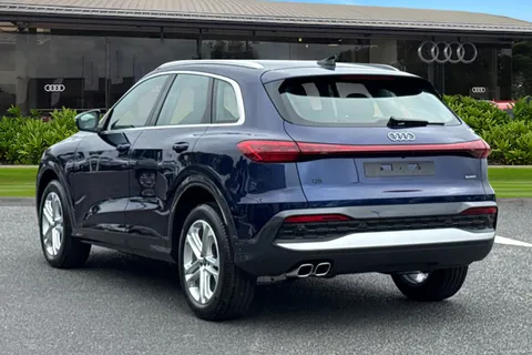 Audi Q5 2.0 TDI Sport S Tronic quattro Euro 6 (s/s) 5dr Thumbnail #3