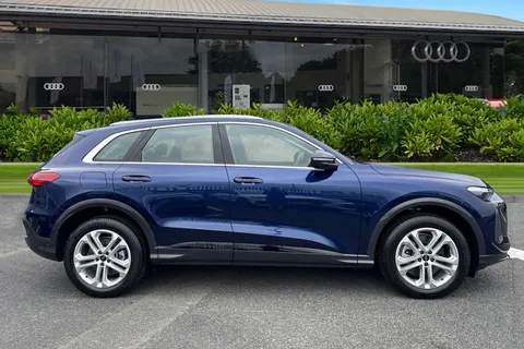 Audi Q5 2.0 TDI Sport S Tronic quattro Euro 6 (s/s) 5dr Thumbnail #4