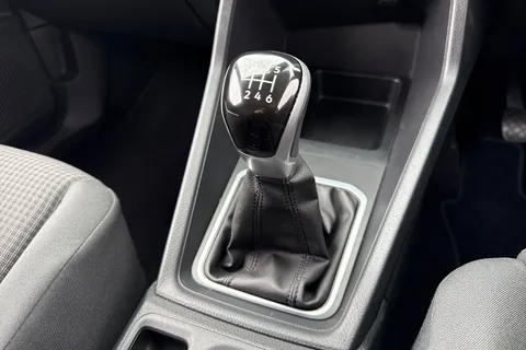 PK74NVO Volkswagen Caddy Maxi C20 Cargo Commerce Pro Maxi 102 PS 2.0 TDI 6sp Manual Thumbnail #24