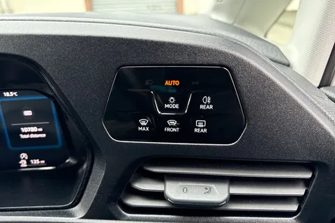 PK74NVO Volkswagen Caddy Maxi C20 Cargo Commerce Pro Maxi 102 PS 2.0 TDI 6sp Manual Thumbnail #31