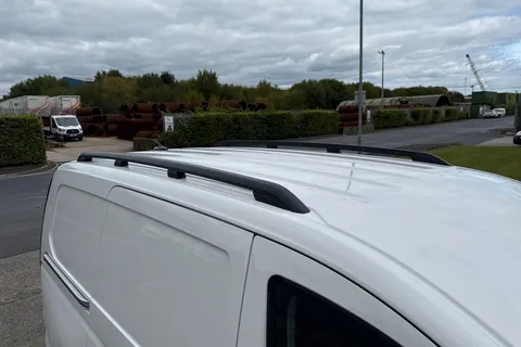 PK74NVO Volkswagen Caddy Maxi C20 Cargo Commerce Pro Maxi 102 PS 2.0 TDI 6sp Manual Thumbnail #37