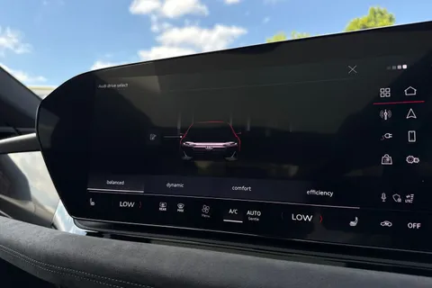 PJ25ZVT Audi A6 E-Tron Avant Avant Edition 1 e-tron performance  270,00 kW Thumbnail #52