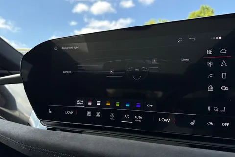 PJ25ZVT Audi A6 E-Tron Avant Avant Edition 1 e-tron performance  270,00 kW Thumbnail #54