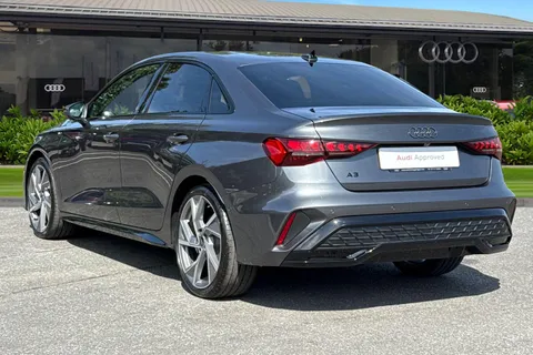 PJ25ZHC Audi A3 Black Edition 35 TFSI 150 PS S tronic Thumbnail #3