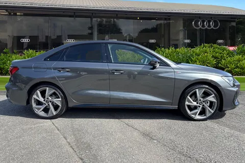 PJ25ZHC Audi A3 Black Edition 35 TFSI 150 PS S tronic Thumbnail #4