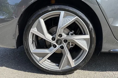 PJ25ZHC Audi A3 Black Edition 35 TFSI 150 PS S tronic Thumbnail #11