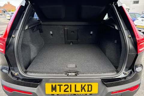 MT21LKD Volvo Xc40 2.0 B4 MHEV Inscription Auto AWD Euro 6 (s/s) 5dr Thumbnail #7