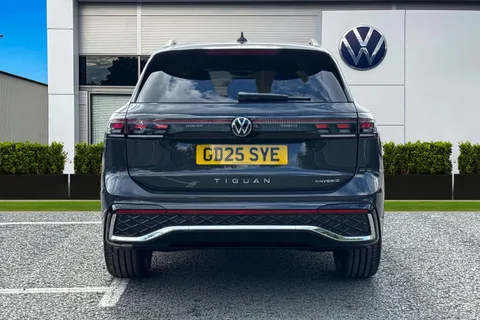 GD25SYE Volkswagen Tiguan 1.5 TSI eHybrid R-Line 5dr DSG ⭐VAT Qualifying⭐ Thumbnail #5