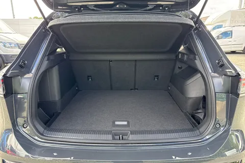 GD25SYE Volkswagen Tiguan 1.5 TSI eHybrid R-Line 5dr DSG ⭐VAT Qualifying⭐ Thumbnail #7