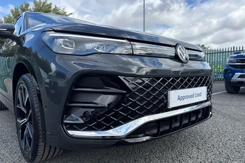 GD25SYE Volkswagen Tiguan 1.5 TSI eHybrid R-Line 5dr DSG ⭐VAT Qualifying⭐ Thumbnail #9