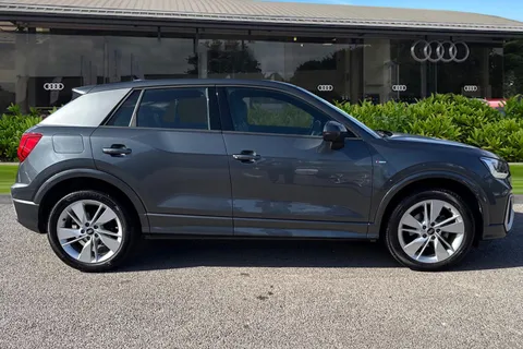 GF72AHJ Audi Q2 S line 35 TFSI 150 PS S tronic Thumbnail #4