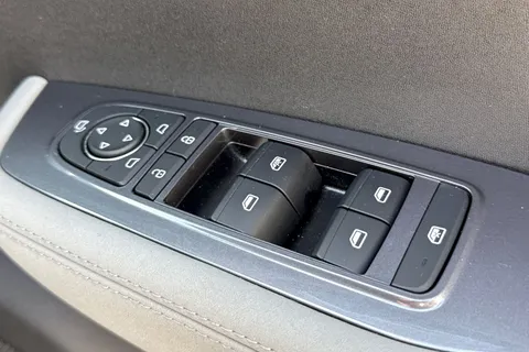 DA25EWU BYD Dolphin Surf 43.2kWh Comfort Auto 5dr Thumbnail #38