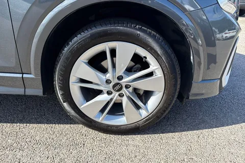 GF72AHJ Audi Q2 S line 35 TFSI 150 PS S tronic Thumbnail #10