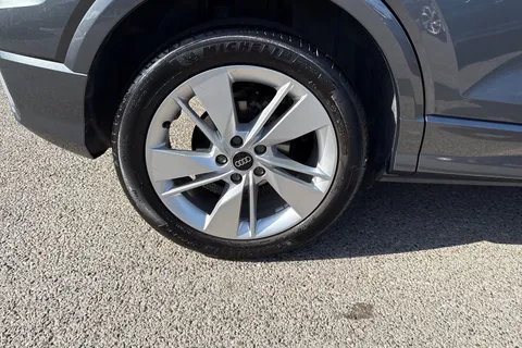 GF72AHJ Audi Q2 S line 35 TFSI 150 PS S tronic Thumbnail #11