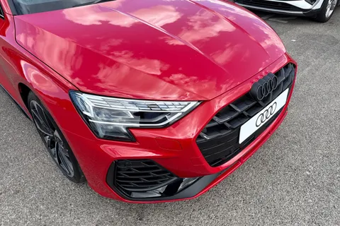  Audi S3 2.0 TFSI Black Edition Sportback S Tronic quattro Euro 6 (s/s) 5dr Thumbnail #9