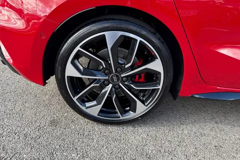  Audi S3 2.0 TFSI Black Edition Sportback S Tronic quattro Euro 6 (s/s) 5dr Thumbnail #11