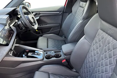  Audi S3 2.0 TFSI Black Edition Sportback S Tronic quattro Euro 6 (s/s) 5dr Thumbnail #16