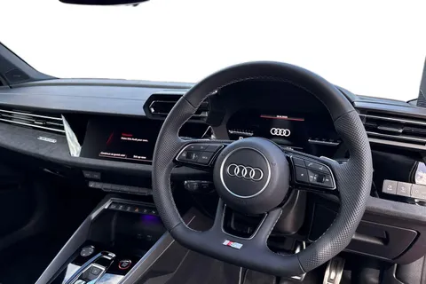  Audi S3 2.0 TFSI Black Edition Sportback S Tronic quattro Euro 6 (s/s) 5dr Thumbnail #18