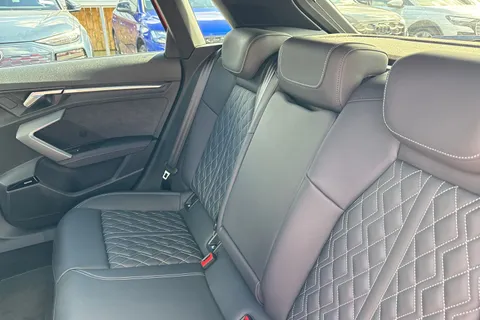  Audi S3 2.0 TFSI Black Edition Sportback S Tronic quattro Euro 6 (s/s) 5dr Thumbnail #19
