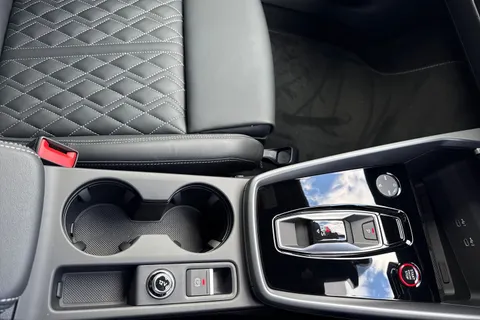  Audi S3 2.0 TFSI Black Edition Sportback S Tronic quattro Euro 6 (s/s) 5dr Thumbnail #23