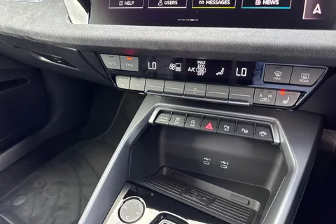  Audi S3 2.0 TFSI Black Edition Sportback S Tronic quattro Euro 6 (s/s) 5dr Thumbnail #52