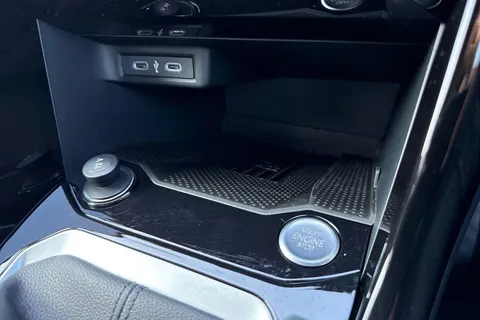 Volkswagen T-Roc 1.5 TSI Black Edition DSG Euro 6 (s/s) 5dr Thumbnail #37