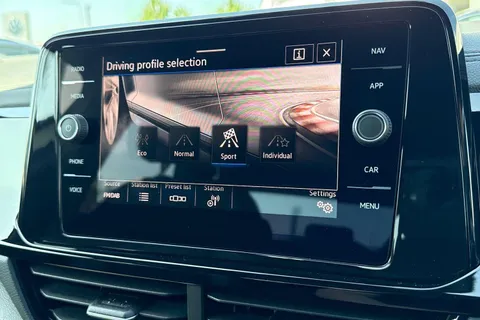 Volkswagen T-Roc 1.5 TSI Black Edition DSG Euro 6 (s/s) 5dr Thumbnail #44