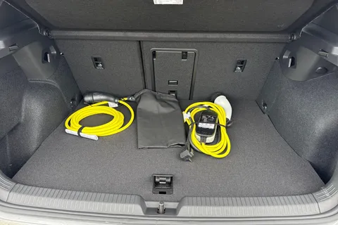 DE75ZNC Volkswagen Golf 1.4 TSI GTE 5dr DSG | DCC | Keyless Entry Thumbnail #10