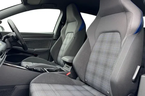 DE75ZNC Volkswagen Golf 1.4 TSI GTE 5dr DSG | DCC | Keyless Entry Thumbnail #11