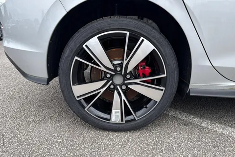 DE75ZNC Volkswagen Golf 1.4 TSI GTE 5dr DSG | DCC | Keyless Entry Thumbnail #23