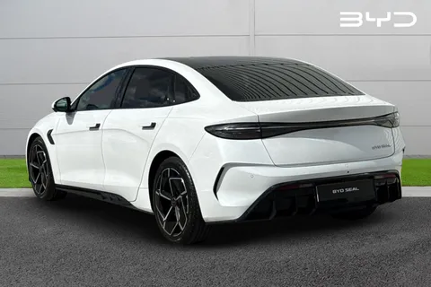 DC25HMJ BYD SEAL 82.5kWh Design Auto 4dr Thumbnail #3