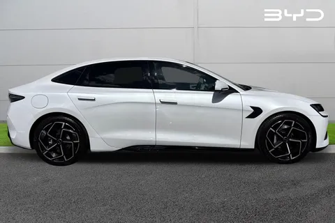 DC25HMJ BYD SEAL 82.5kWh Design Auto 4dr Thumbnail #4