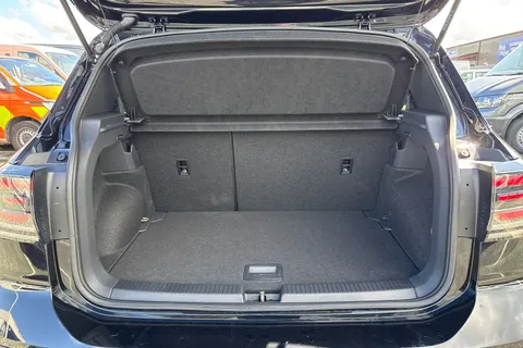 DE74UYW Volkswagen T-Cross 1.0 TSI 115 R-Line 5dr DSG Thumbnail #8