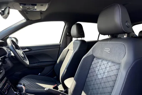 DE74UYW Volkswagen T-Cross 1.0 TSI 115 R-Line 5dr DSG Thumbnail #17