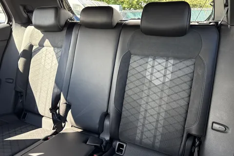 DE74UYW Volkswagen T-Cross 1.0 TSI 115 R-Line 5dr DSG Thumbnail #20