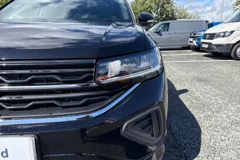 DE74UYW Volkswagen T-Cross 1.0 TSI 115 R-Line 5dr DSG Thumbnail #32