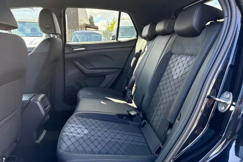 DE74UYW Volkswagen T-Cross 1.0 TSI 115 R-Line 5dr DSG Thumbnail #35